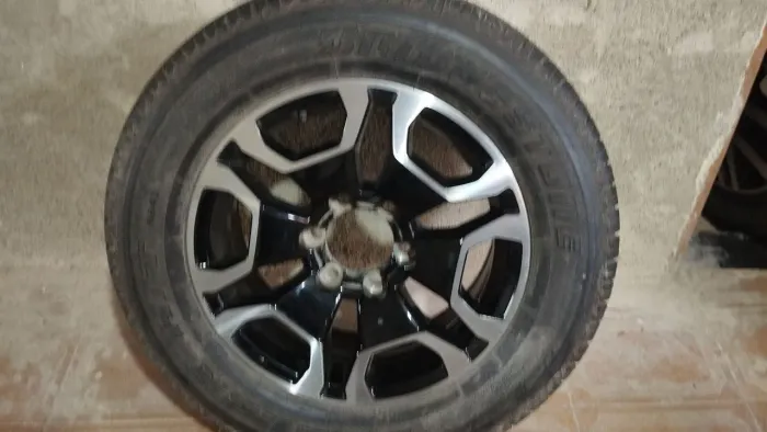 1 Step de Toyota Hillux aro 18 original zero