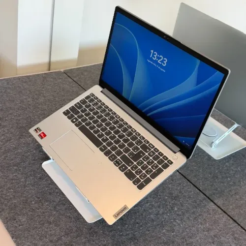 Notebook Lenovo Ryzen 5 - 8gb - SSD 256gb - Tela 15.6 - AMD Radeon