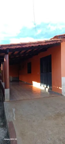 Alugo uma casa