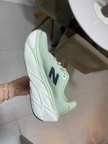 Tênis New Balance Fresh Foam X More V5