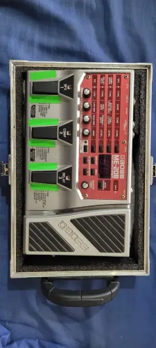 Pedaleira Boss me-20b