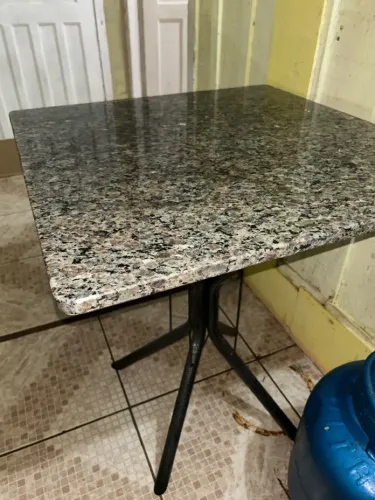 Mesa 4 cadeiras quadrada granito preto observação não entrego preferência retirar