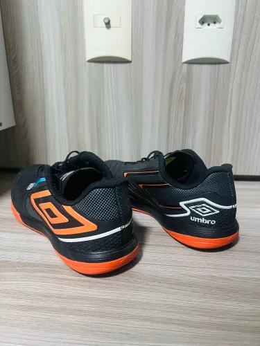 Chuteira Futsal Umbro Pro 5 Bump - Tamanho 39