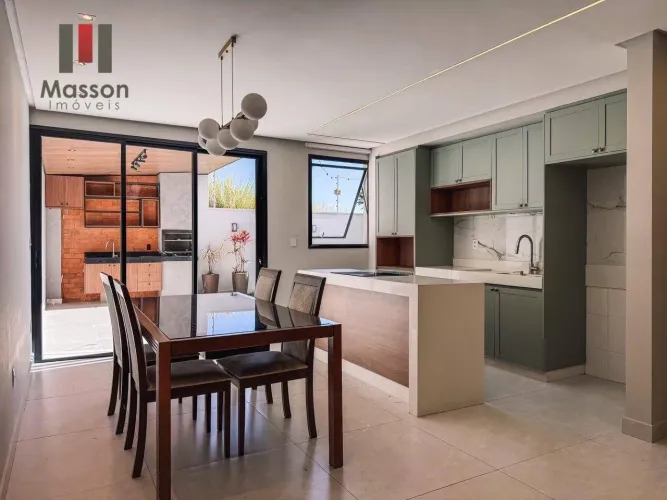 Casa com 3 quartos (2 suítes) à venda, 220 m² por R$ 1.100.000 - Vina Del Mar - Juiz de Fo