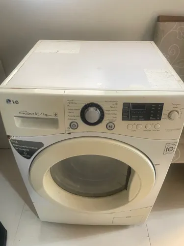 Máquina de lavar com defeito 