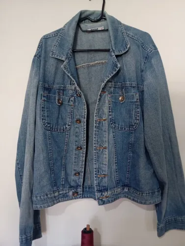 Jaqueta jeans tamanho 46 (veste menos)