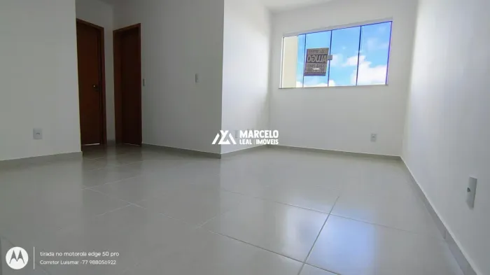 Vendo apartamento Nascente 3º andar, 2 quartos sendo 1 suíte em Condomínio Compl