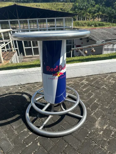 Vendo Aparador alumínio RedBull-usado