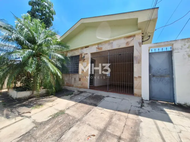 Casa à venda com 3 quartos (1 suíte)+1 edícula completa, AT.365m²,AC.143,47m² por R$ 580.0