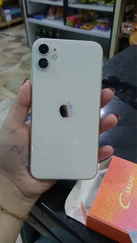 iPhone 11 64g branco