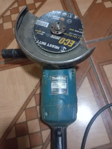 Esmerilhadeira Makita GA 9020 220v , funcionando perfeitamente
