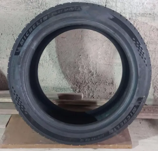 1 Pneu Michelin Pilot Sport 5 225/45 R17 94Y
