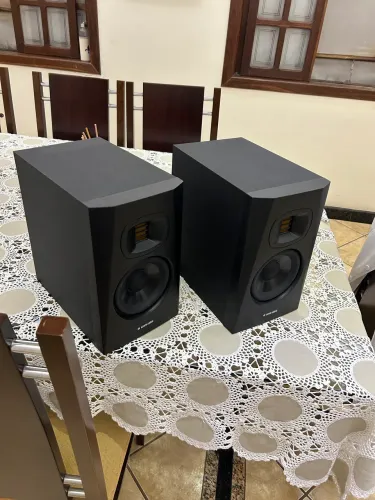 Monitores Adam Audio T5V - Par - Excelente Estado