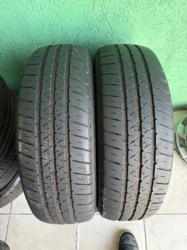 02 Pneus Goodyear 175/70/13 Semi Novos