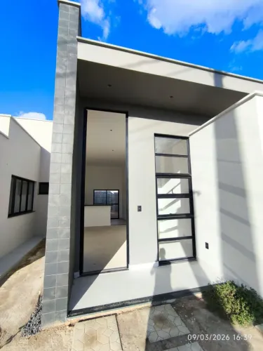 Vendo casa padrão de 3 suites no condomínio Essenza