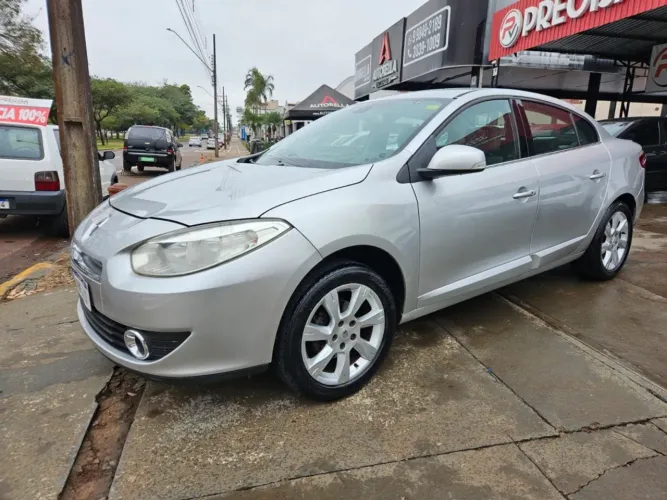 Renault Fluence Sedan Privilège 2.0 16V Flex AUT 2013