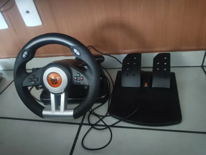 Vende - se ou troco volante de ps4 por ps2