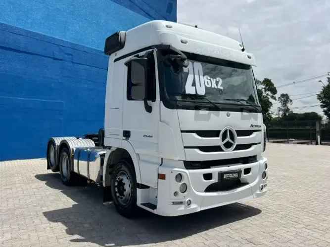Caminhão Mercedes Benz Actros 2546 6x2 ano 2020/2020 Branco