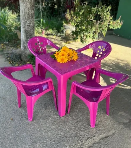 Mesinha 4 cadeiras infantil
