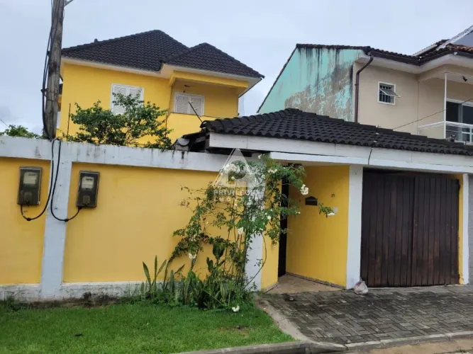 Casa a venda em Condomínio fechado, 4 quartos em Vargem Pequena, Rio de Janeiro-RJ