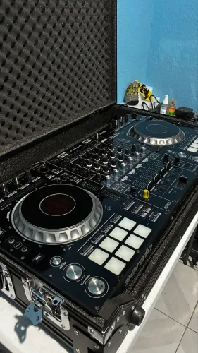 Controladora Pioneer DJ DDJ SZ + CASE