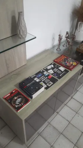 Livros e revistas sobre jogos e videogames antigos e atuais