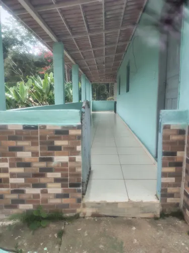 Alugo uma chácara no passa tempo.