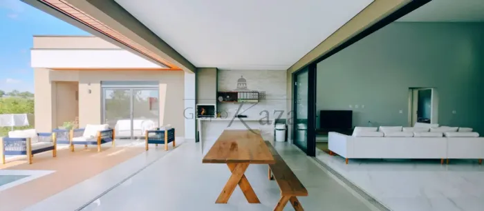 Casa em Condomínio - Urbanova - Condomínio Alphaville II - 4 Dormitórios - 553m².