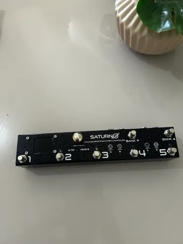 Controlador Midi Saturno