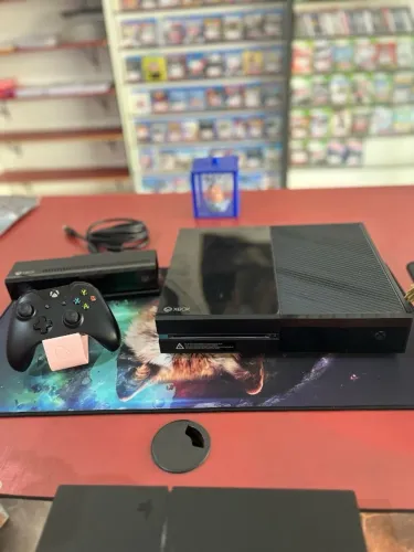 Xbox One (FAT)  500 GB de HD 01 Controle