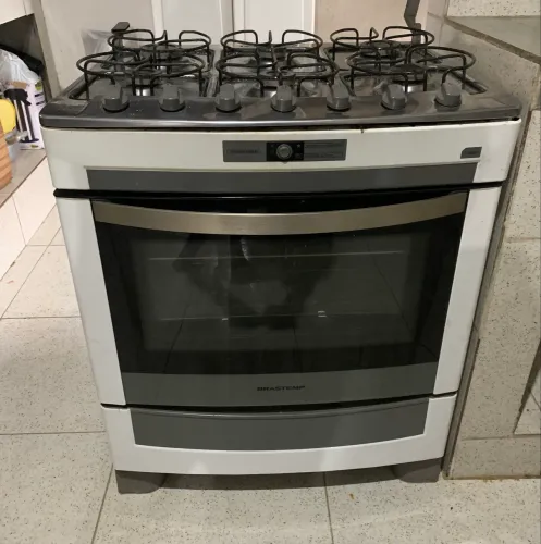 Vendo um fogão 6 bocas 