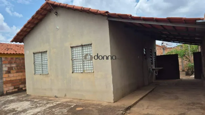 Casa Residencial 2 Quartos com Quintal e 2 Vagas em Uberaba/MG