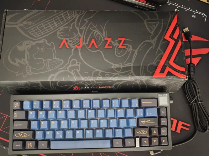 AJAZZ AK650 teclado mecânico Three-mode com tela TFT de 0,85" RGB backlight