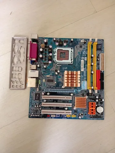 Placa mãe gigabyte Soquete 775 Ga-945gzm-s2 (sucata)