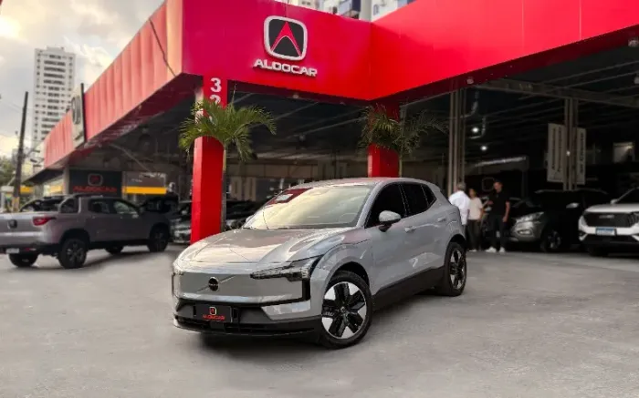 Volvo EX30 E60 Core (elétrico) 2024