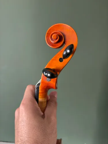 Violino artesanal