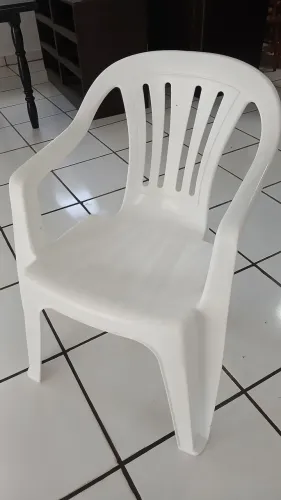 Cadeira de Plástico Branca