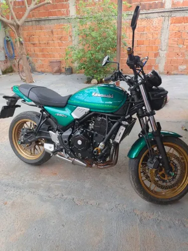 Z650 RS novinha e revisada