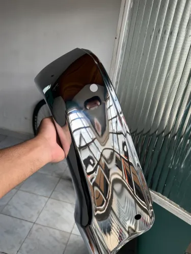 Capa do pára-choque traseiro lado esquerdo com encaixa para sensores. Hilux 2016-2026