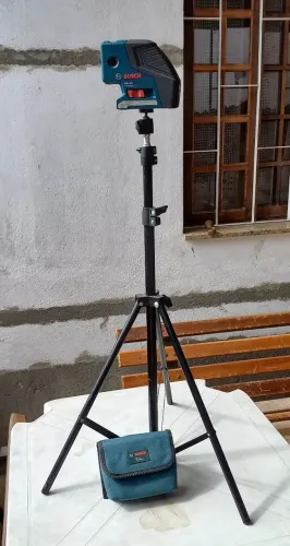 Nível Laser Bosch GPL 5C com tripé