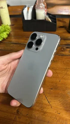 iPhone 15 pro 256gb