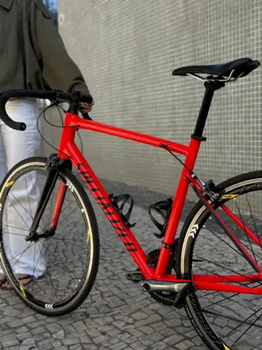 Bicicleta Speed Road Specialized Allez E5 Sport 2020