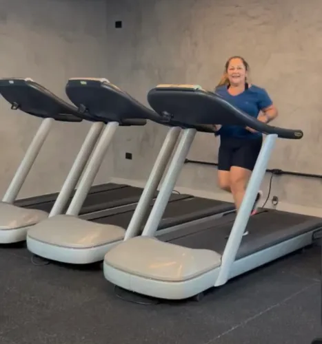 Esteira Technogym profissional remanufaturada