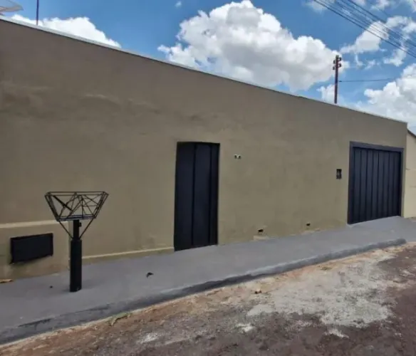 Casa Espaçosa com Área de Lazer e 2 Suítes - Perto do IF Goiano, Rio Verde - Locação