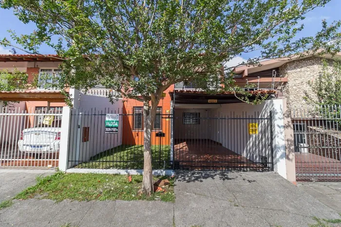 Casa Comercial com 3 quartos para alugar por R$ 3200.00, 110.00 m2 - PAROLIN - CURITIBA/PR