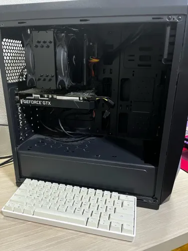 pc gamer + teclado gk61