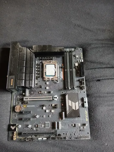 Placa Mae Asus Tuf , Core I5 14600k
