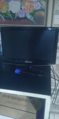 MONITOR SAMSUNG 16 POL. OTIMO