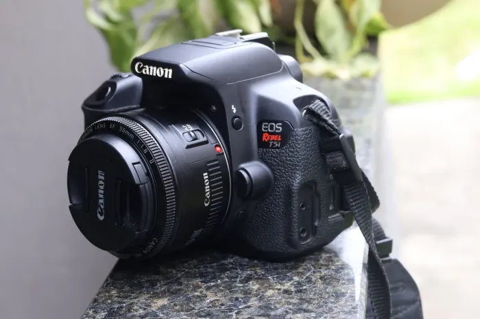 Canon T5i + 50 mm 1.8