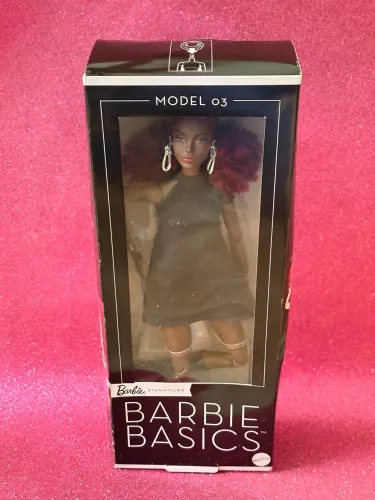 Barbie Basics 03 Importada